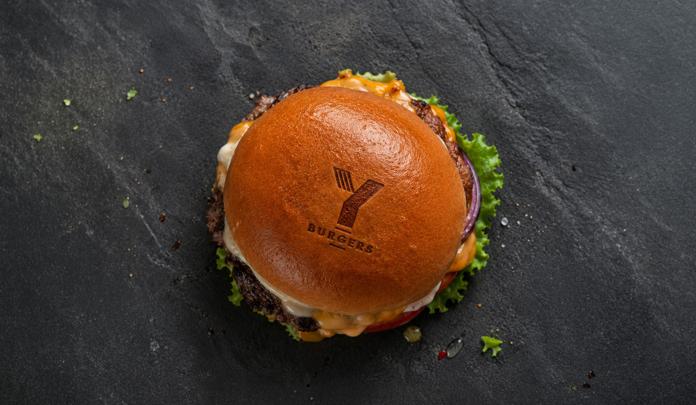 עיצוב לוגו ל YBurger
